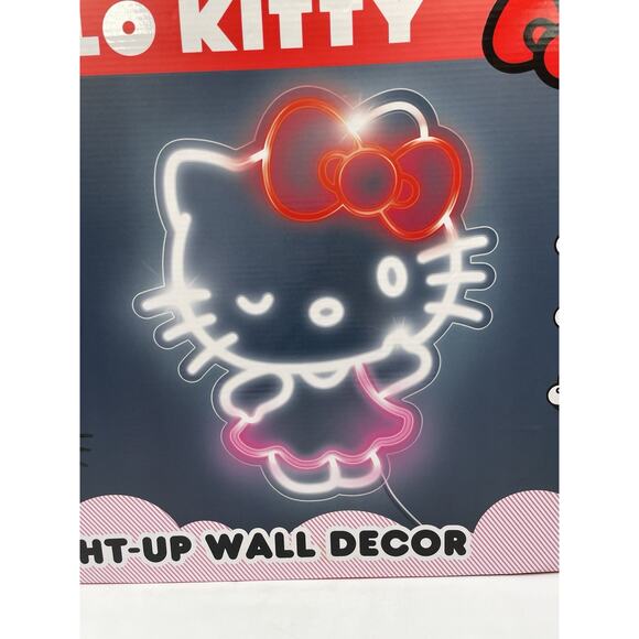 Hello Kitty Medium Light Up LED USB Wall Decor NEW - RARE FIND - Picture 5 of 9